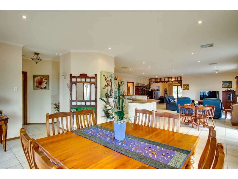 35 Esplanade, Mannum SA 5238