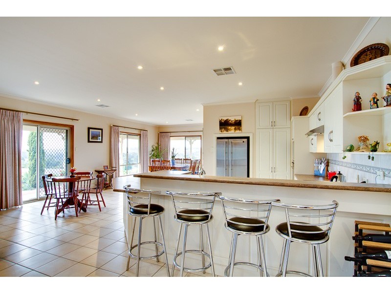 35 Esplanade, Mannum SA 5238