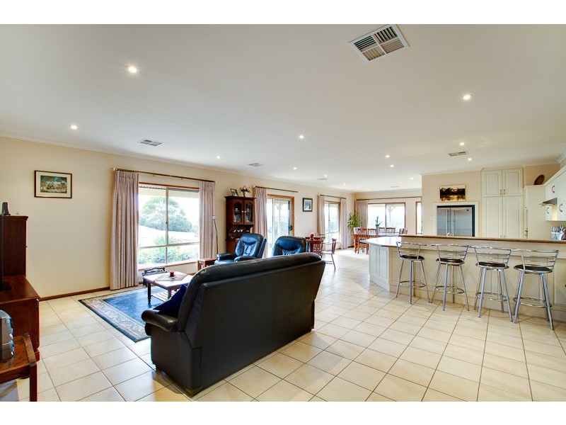 35 Esplanade, Mannum SA 5238