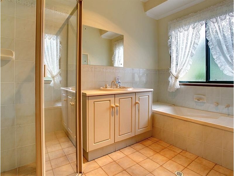 2 Rodda Drive, Penrice SA 5353