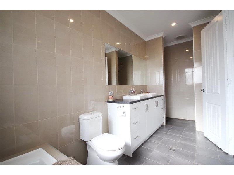 16 Omega Road, Mannum SA 5238