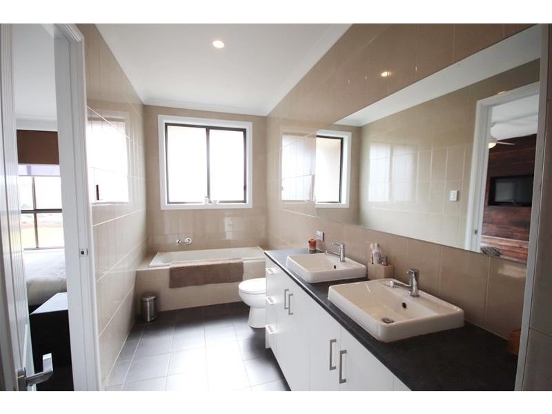 16 Omega Road, Mannum SA 5238