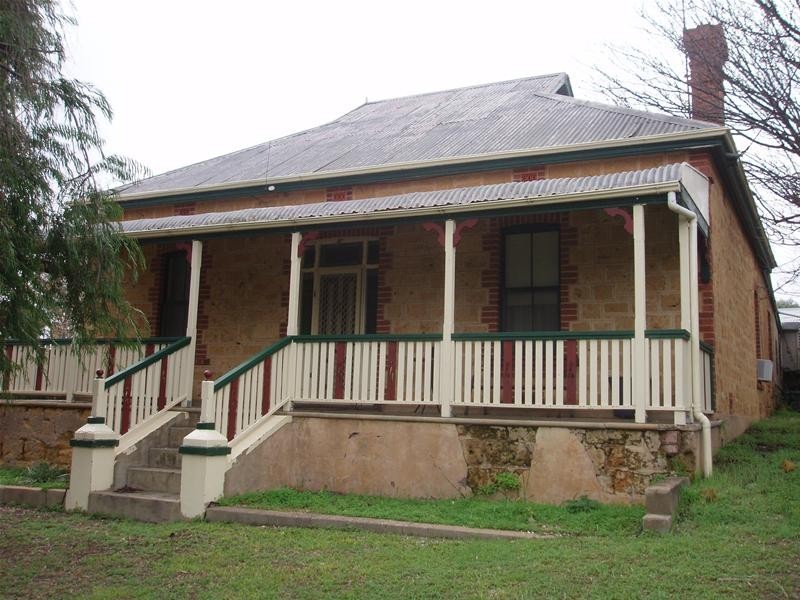 4 Phillip Avenue, Swan Reach SA 5354