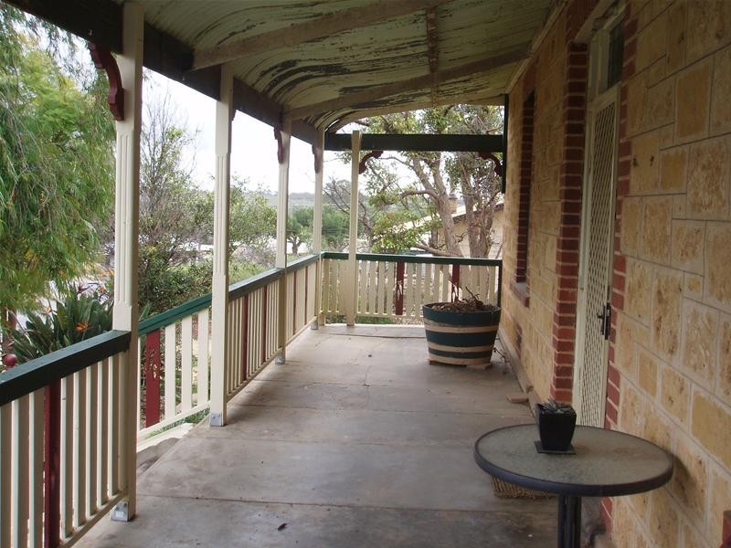 4 Phillip Avenue, Swan Reach SA 5354