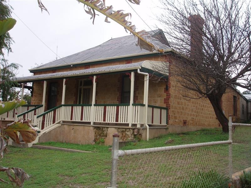 4 Phillip Avenue, Swan Reach SA 5354