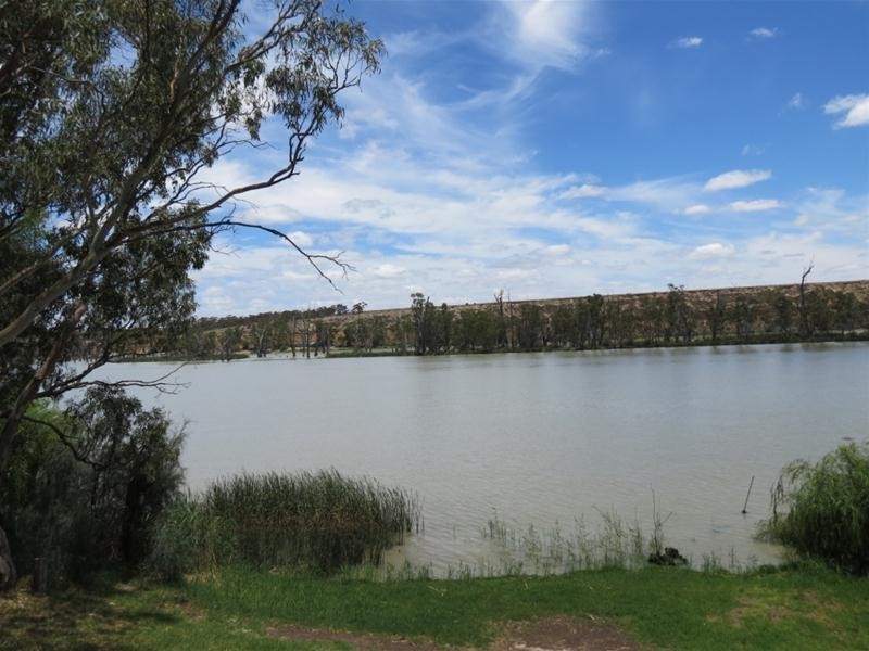 50 River Drive PAISLEY via, Blanchetown SA 5357