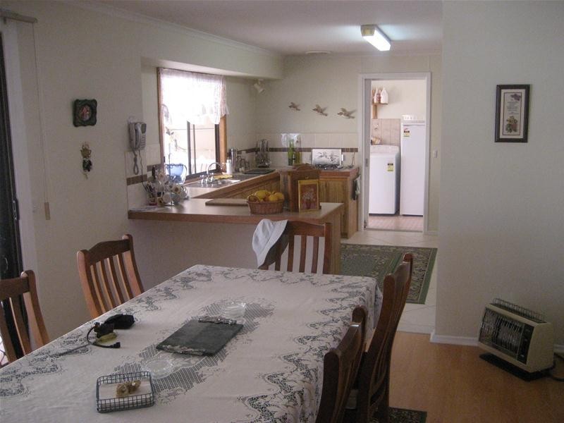 36 Phillip Avenue, Swan Reach SA 5354