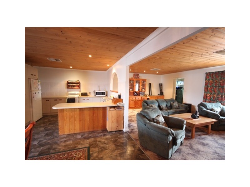 2 Main Road, Bowhill SA 5238