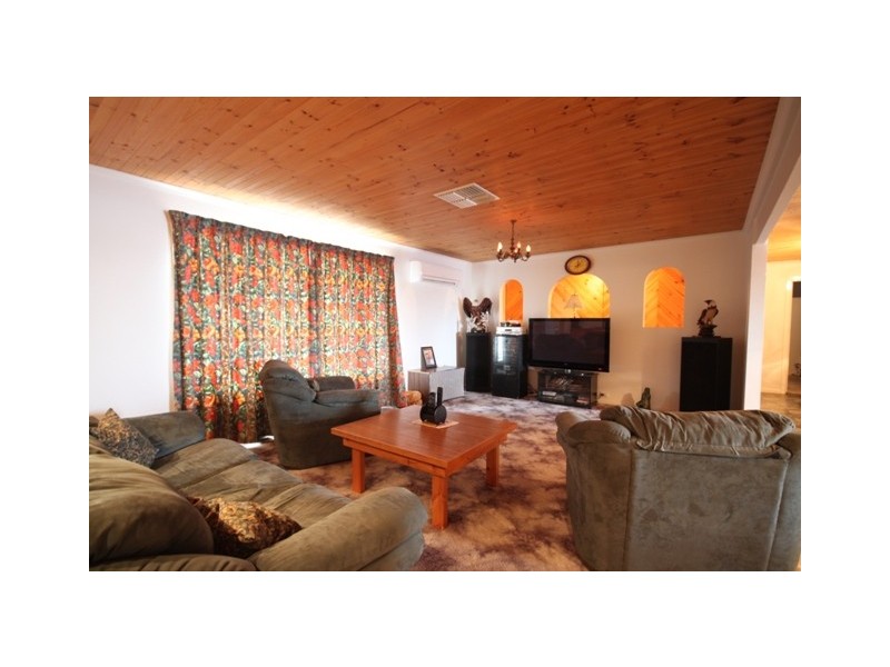 2 Main Road, Bowhill SA 5238