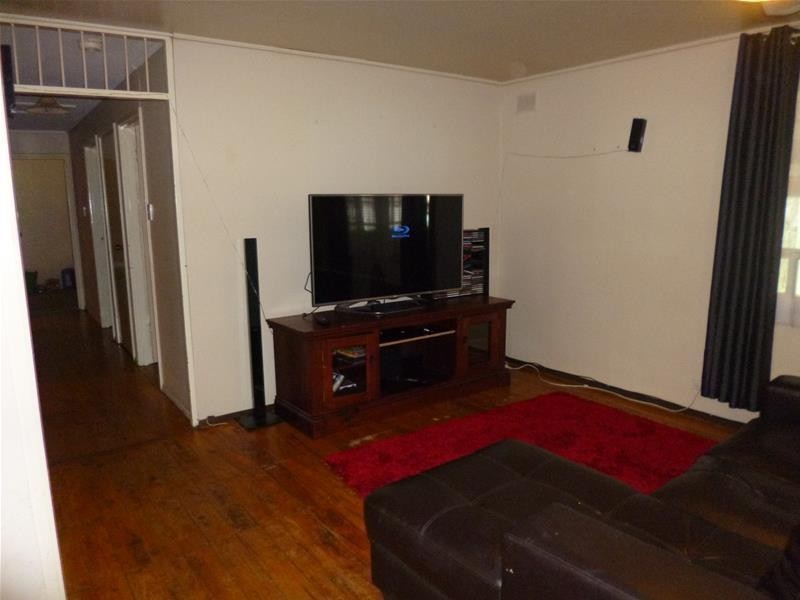 13 Charles Street, Mannum SA 5238