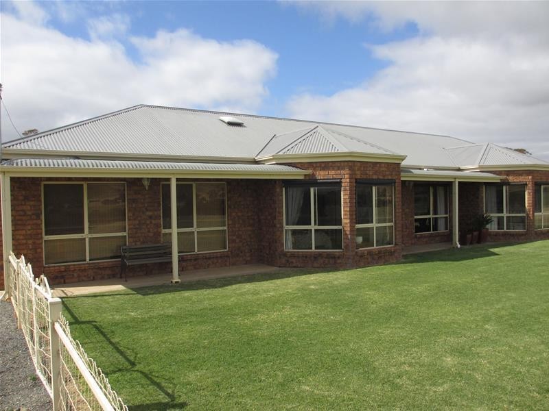 1078 Three Chain Road (off Bundilla Road), Cambrai SA 5353