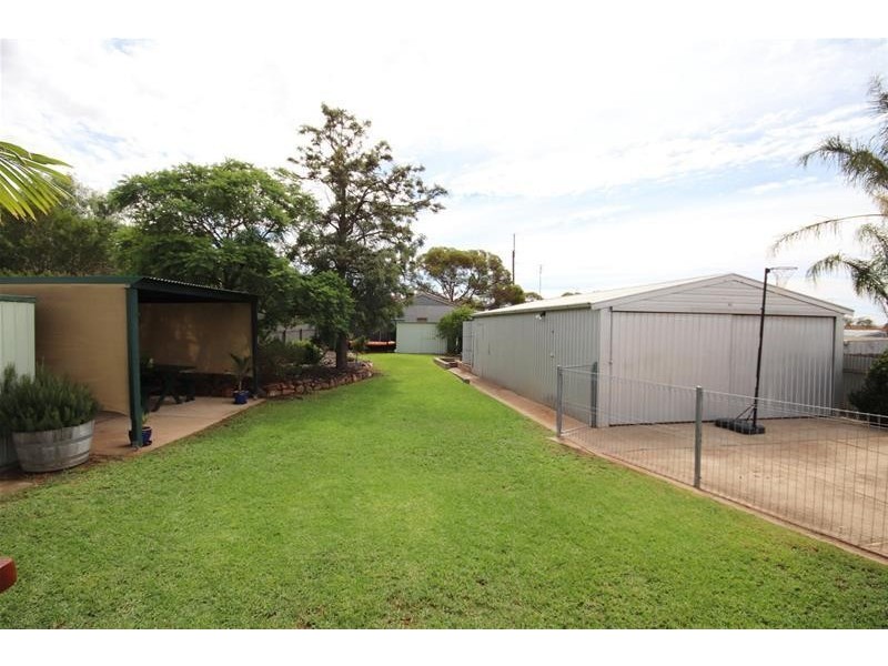 17 Charles Street, Mannum SA 5238