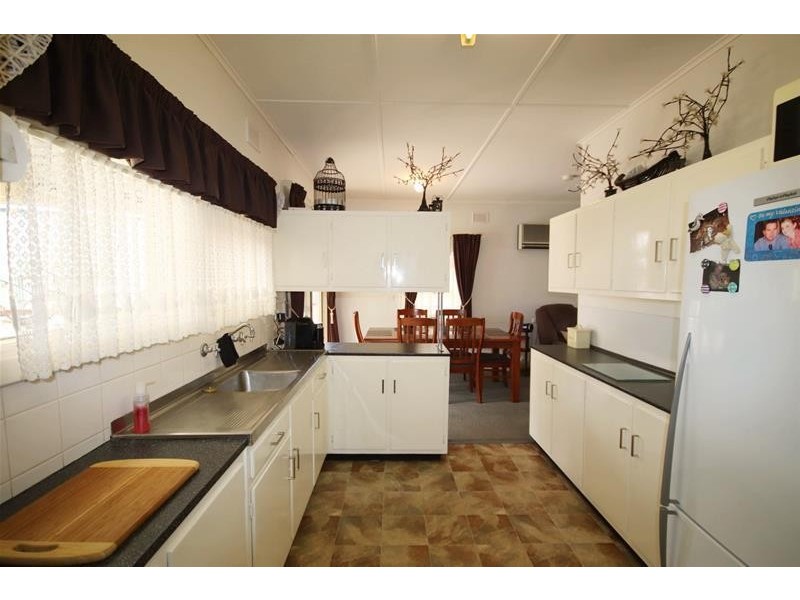 17 Charles Street, Mannum SA 5238