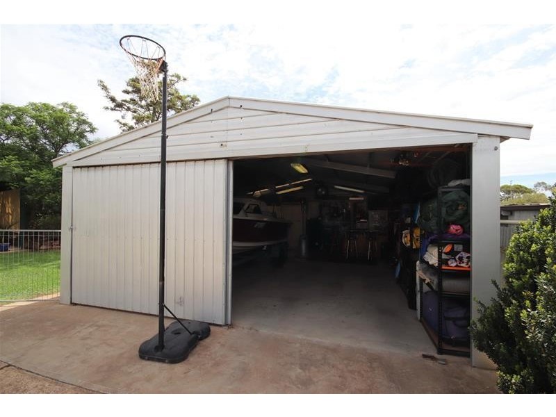 17 Charles Street, Mannum SA 5238