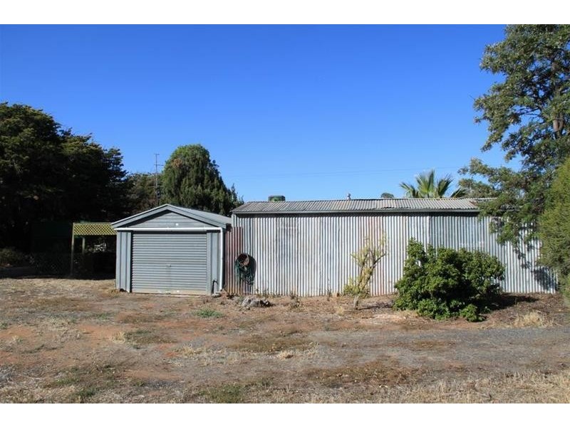 6 Adelaide Road PALMER via, Mannum SA 5238