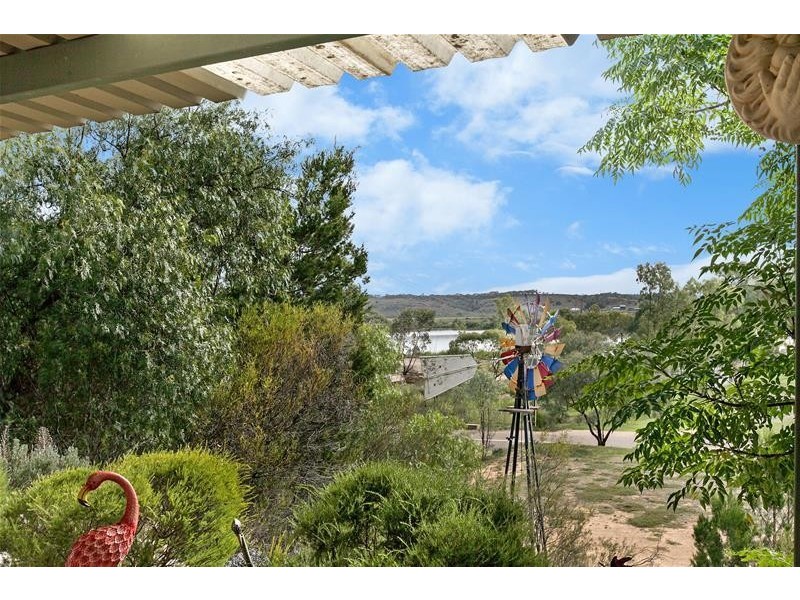 730 East Front Road Younghusband, Mannum SA 5238