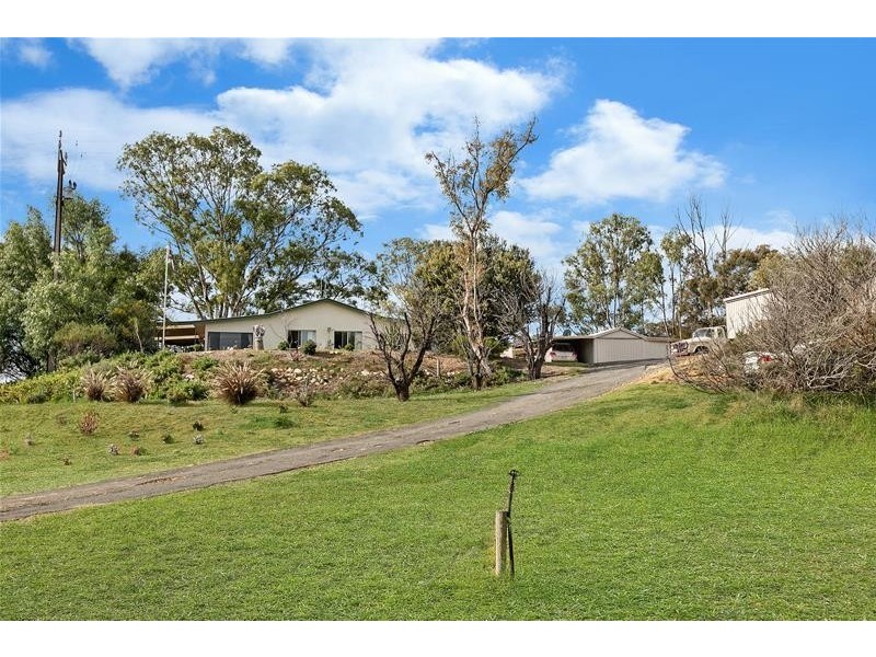 730 East Front Road Younghusband, Mannum SA 5238