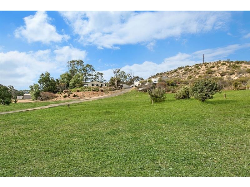 730 East Front Road Younghusband, Mannum SA 5238