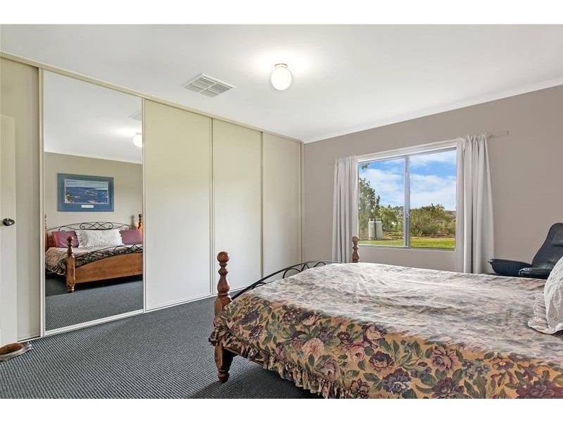 730 East Front Road Younghusband, Mannum SA 5238