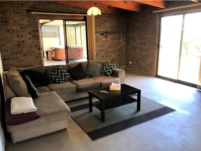 32 Columbia Crescent, Hallett Cove SA 5158