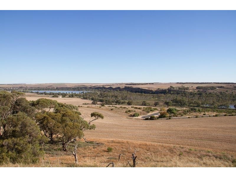 16 Teal Flat Road, Caurnamont SA 5238