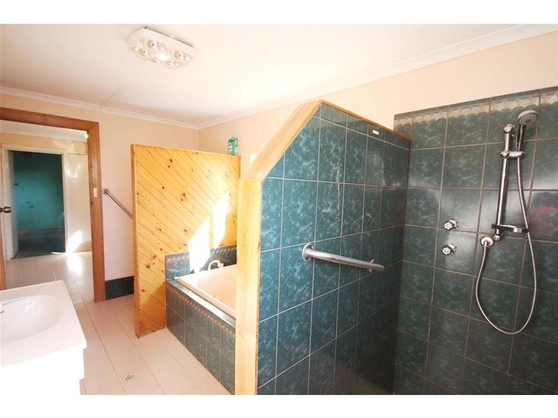 8 Queen Mary Street, Mannum SA 5238