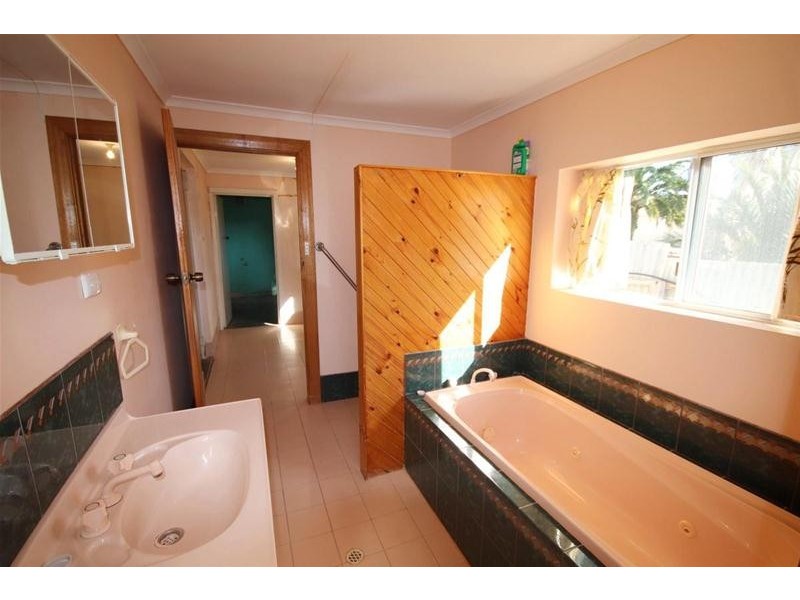 8 Queen Mary Street, Mannum SA 5238