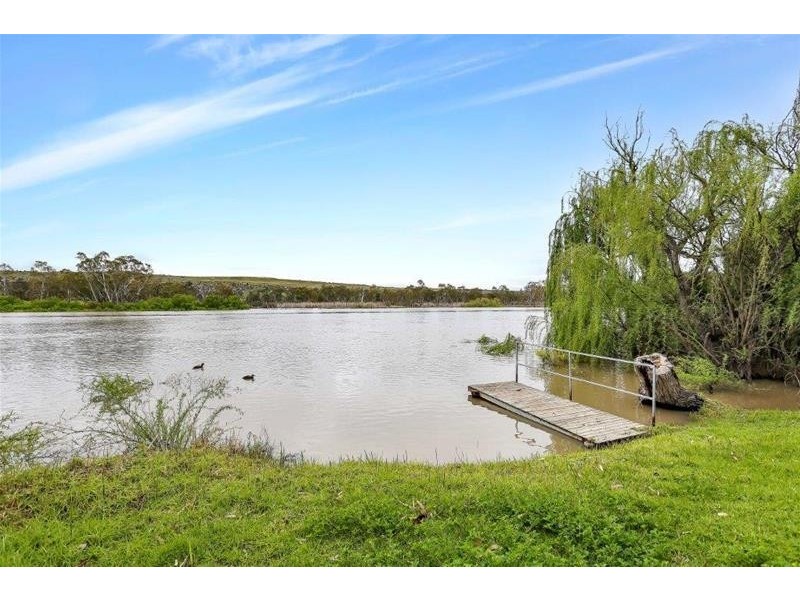 1420 East Front Road Younghusband, Mannum SA 5238