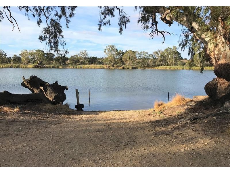 30 Langs Landing, Swan Reach SA 5354