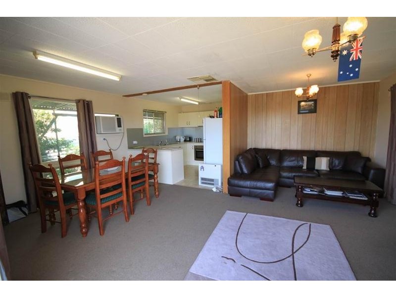 13 Esplanade, Mannum SA 5238