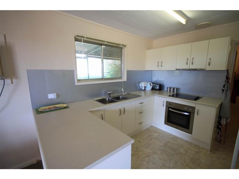 13 Esplanade, Mannum SA 5238