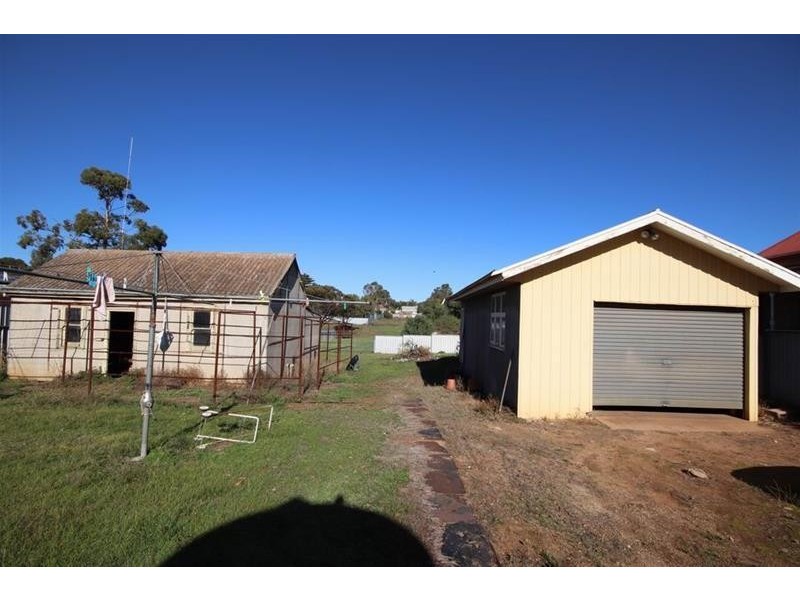 34 Adelaide  Road, Mannum SA 5238