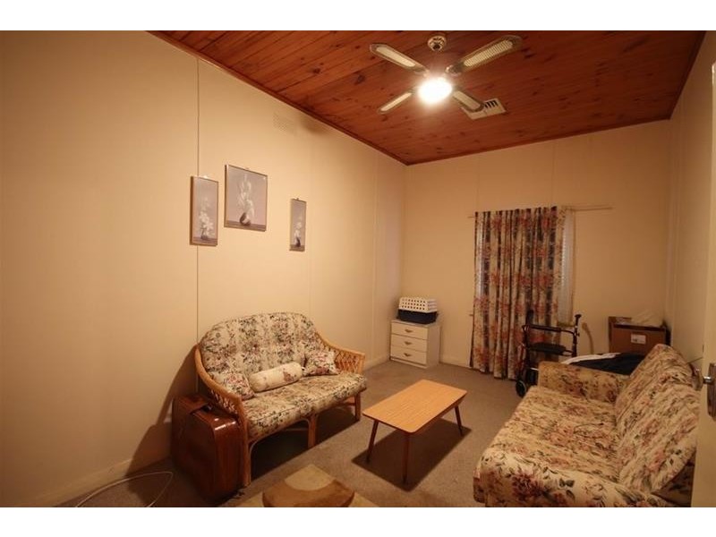 34 Adelaide  Road, Mannum SA 5238