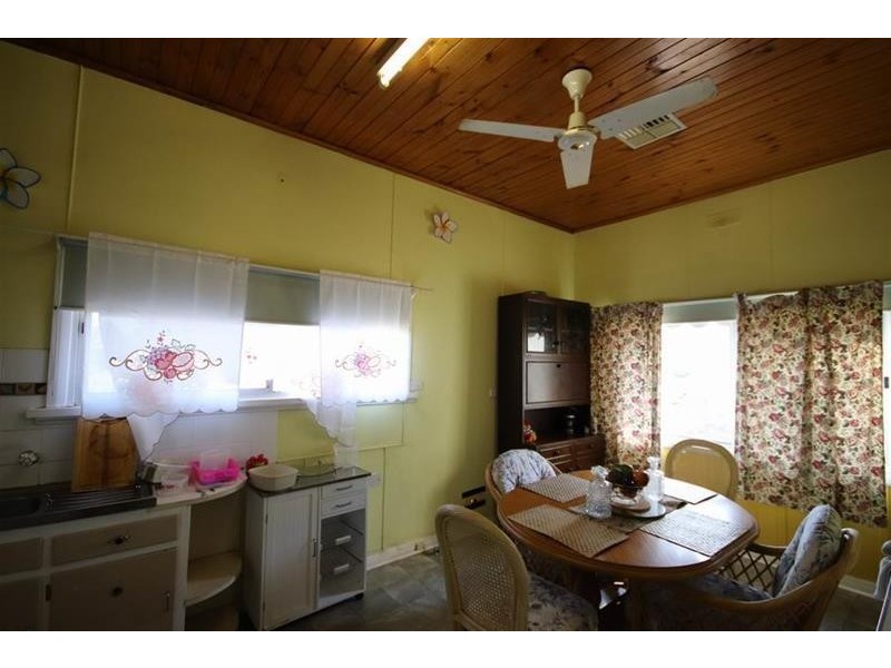 34 Adelaide  Road, Mannum SA 5238