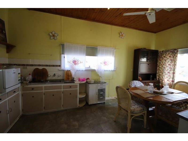 34 Adelaide  Road, Mannum SA 5238