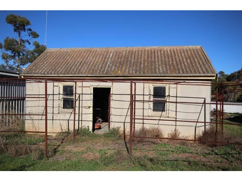 34 Adelaide  Road, Mannum SA 5238