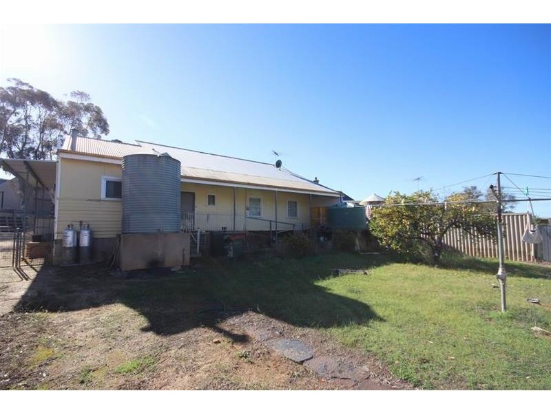 34 Adelaide  Road, Mannum SA 5238