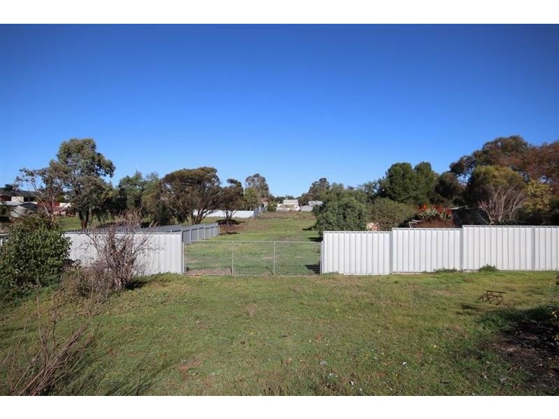 34 Adelaide  Road, Mannum SA 5238