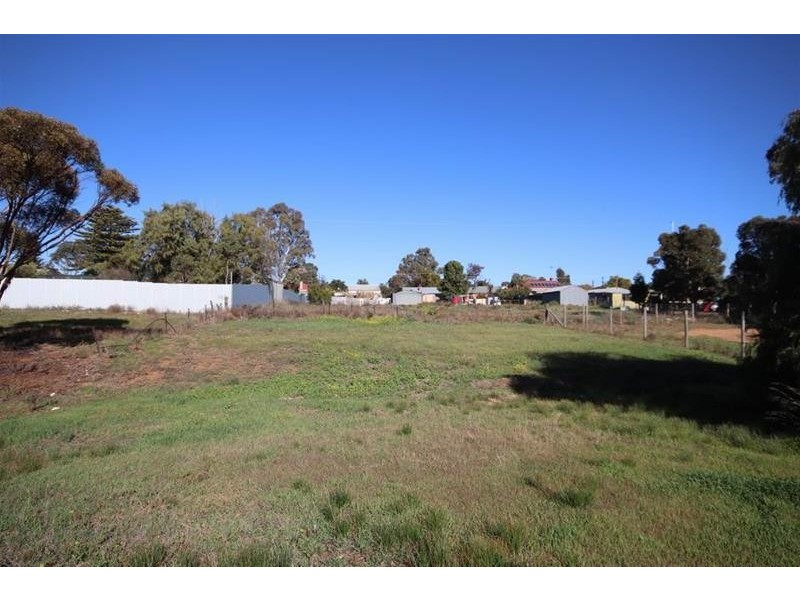 34 Adelaide  Road, Mannum SA 5238