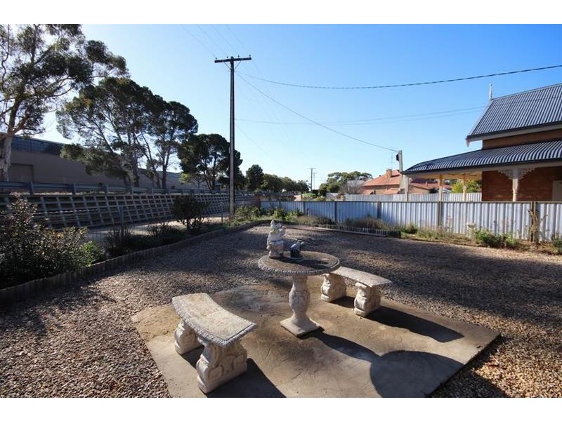 34 Adelaide  Road, Mannum SA 5238