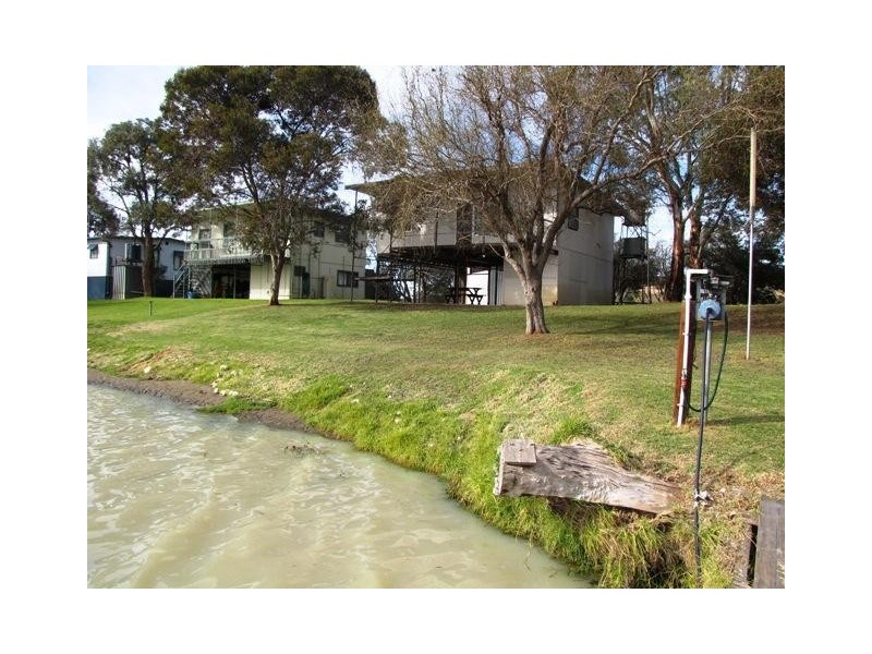 Lot 3  Julanka Holdings East Front  Road, Younghusband SA 5238