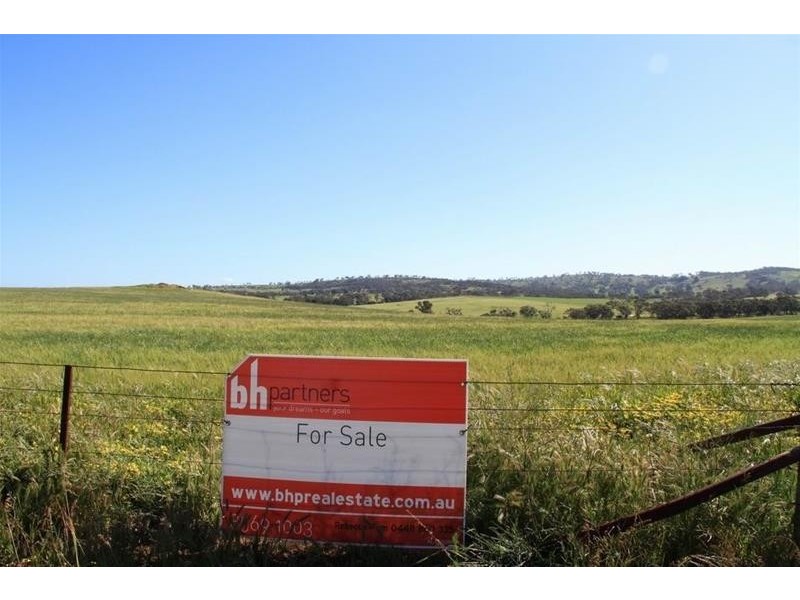 Section 330 & 405 and 332 Kubenk Road, Rockleigh SA 5254