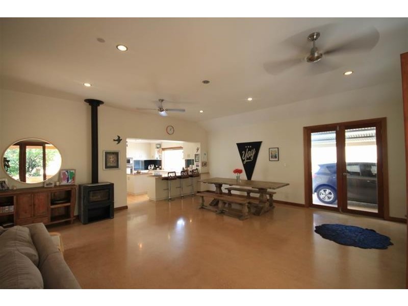 15 Walker Avenue, Mannum SA 5238