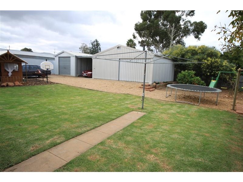 13 Greening Street, Mannum SA 5238