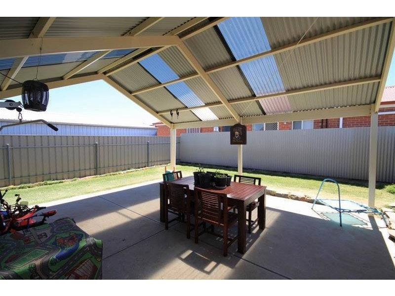 33 Hume Avenue, Murray Bridge SA 5253