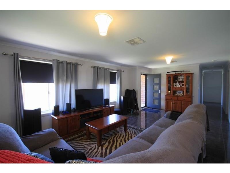 33 Hume Avenue, Murray Bridge SA 5253