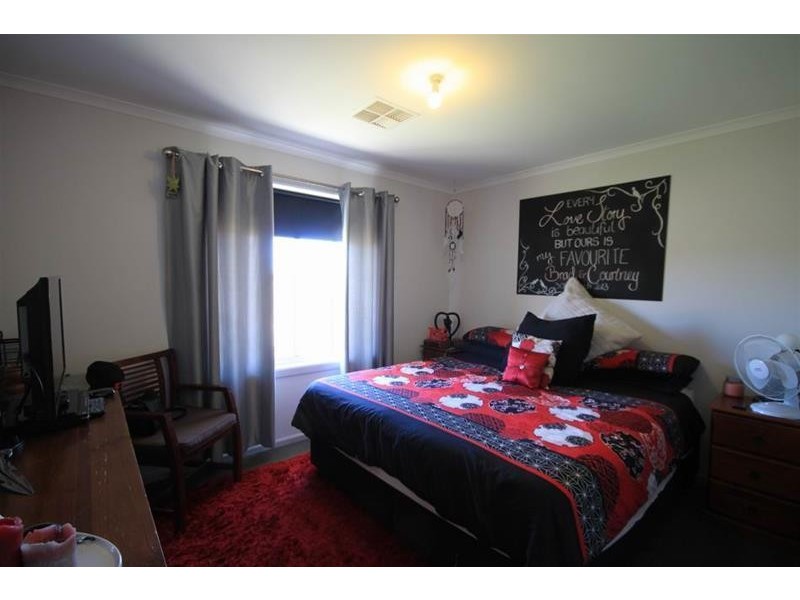 33 Hume Avenue, Murray Bridge SA 5253