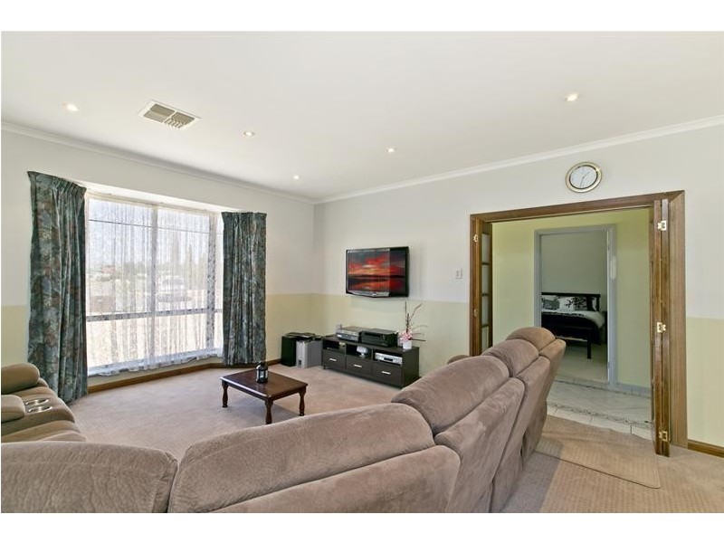 15 Sarah Candace Court, Munno Para West SA 5115