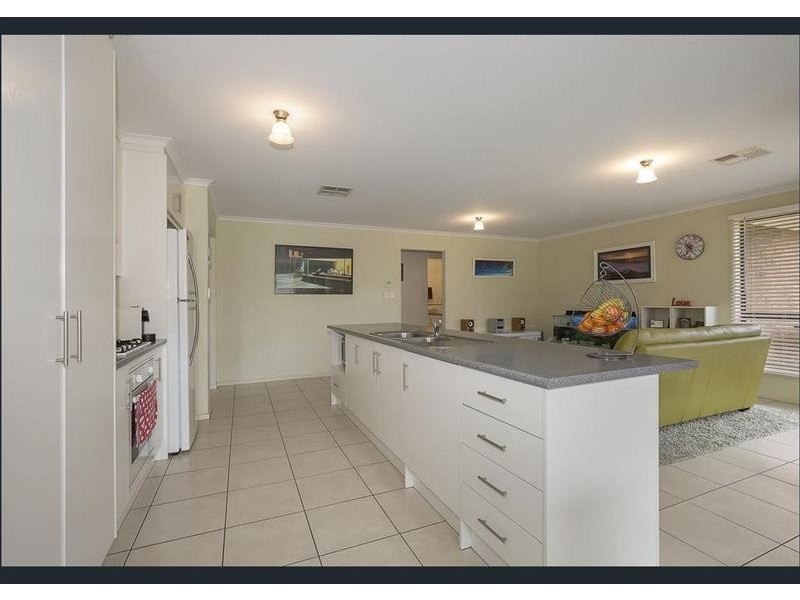 168 President Avenue, Andrews Farm SA 5114