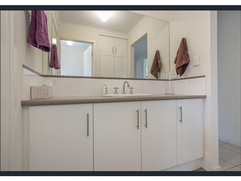 168 President Avenue, Andrews Farm SA 5114